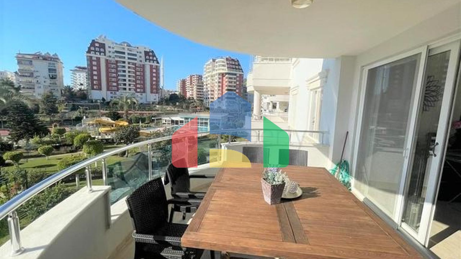 Затишна квартира в центральному районі Аланії-Джікджіллі