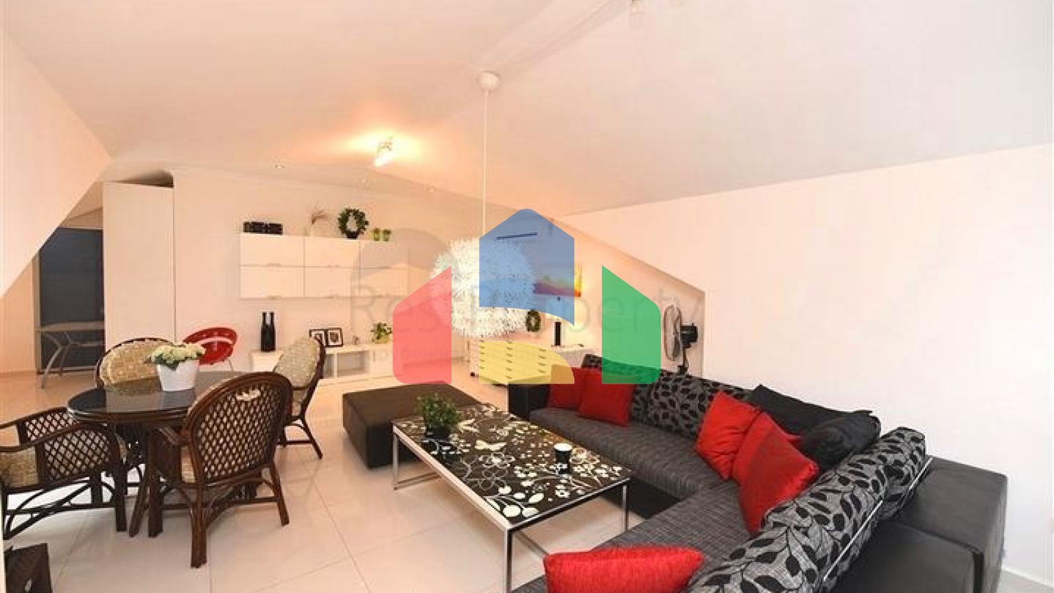 Квартира 7 + 1 з окремою кухнею в районі Джікджілі