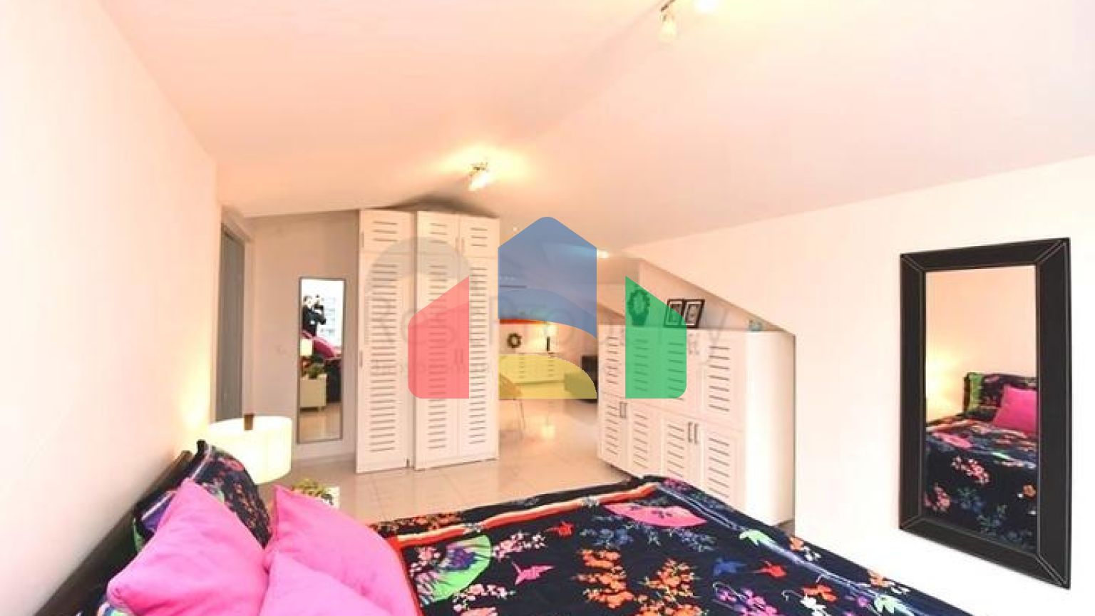 Квартира 7 + 1 з окремою кухнею в районі Джікджілі