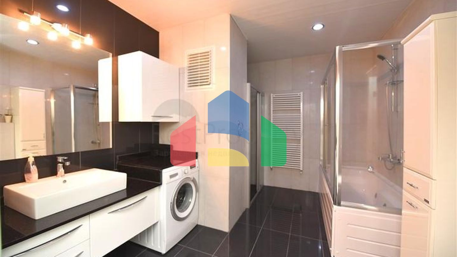 Квартира 7 + 1 з окремою кухнею в районі Джікджілі