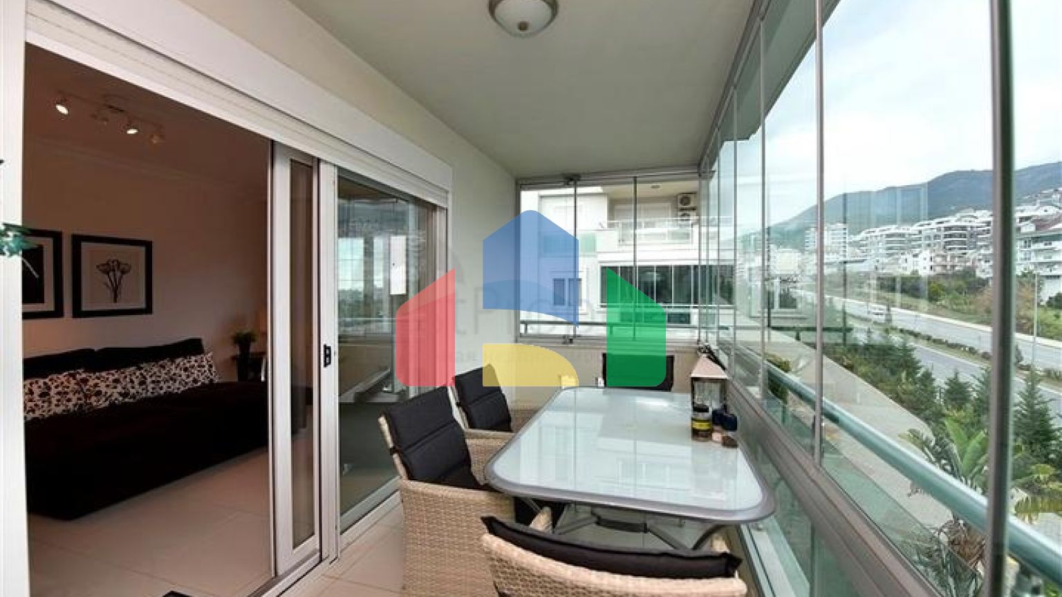 Квартира 7 + 1 з окремою кухнею в районі Джікджілі