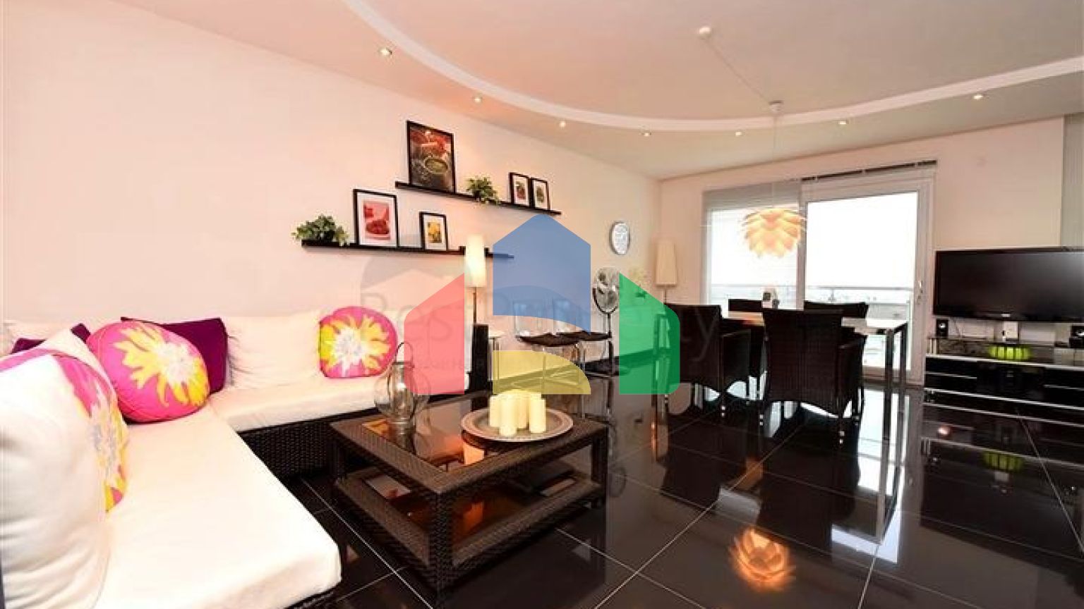 Квартира 7 + 1 з окремою кухнею в районі Джікджілі