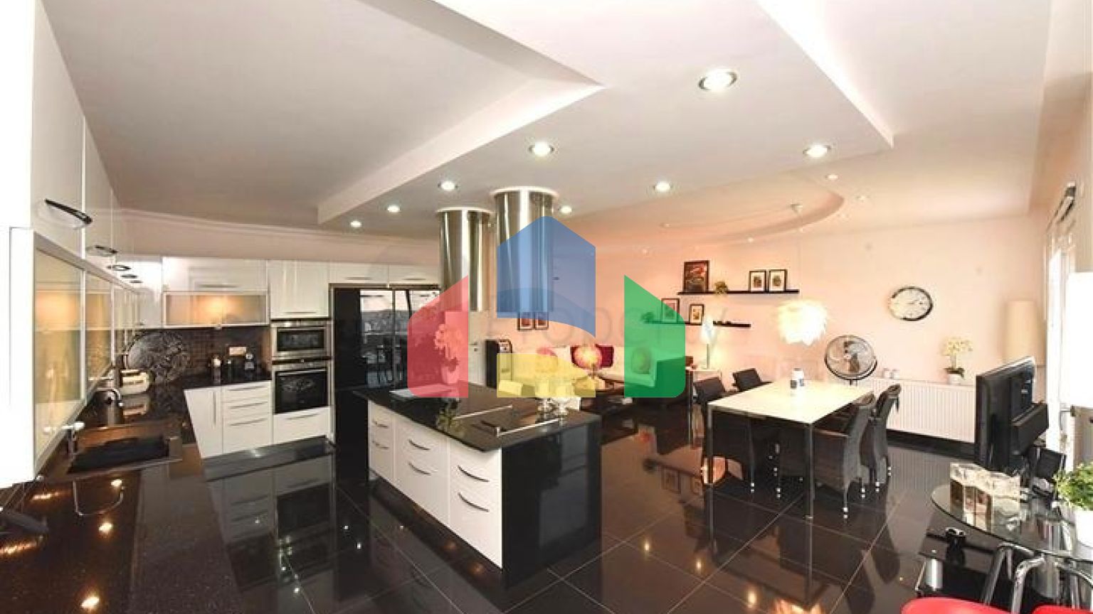 Квартира 7 + 1 з окремою кухнею в районі Джікджілі