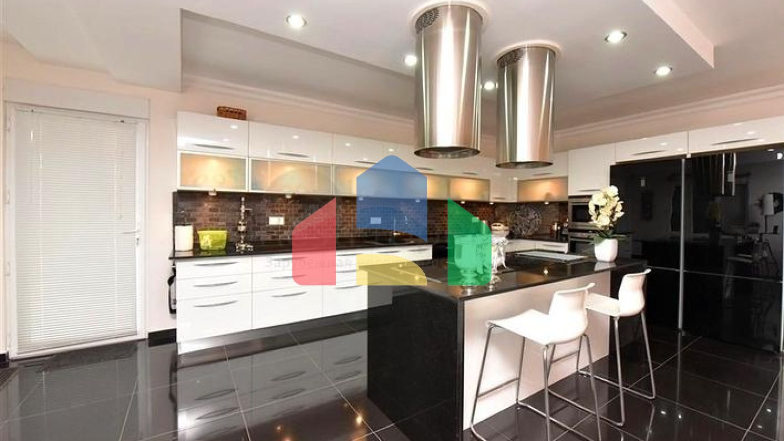 Квартира 7 + 1 з окремою кухнею в районі Джікджілі