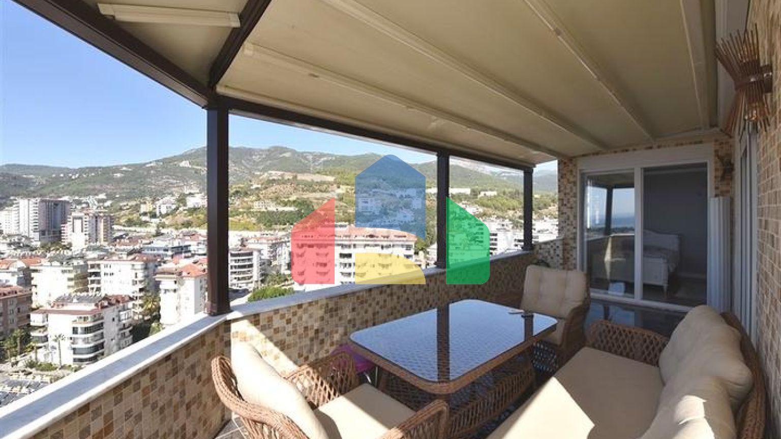 Пентхаус 4 + 1 з відкритим видом на море і аланійську фортецю