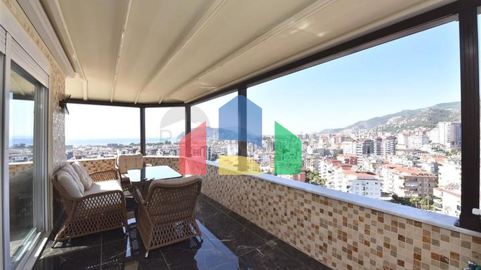 Пентхаус 4 + 1 з відкритим видом на море і аланійську фортецю