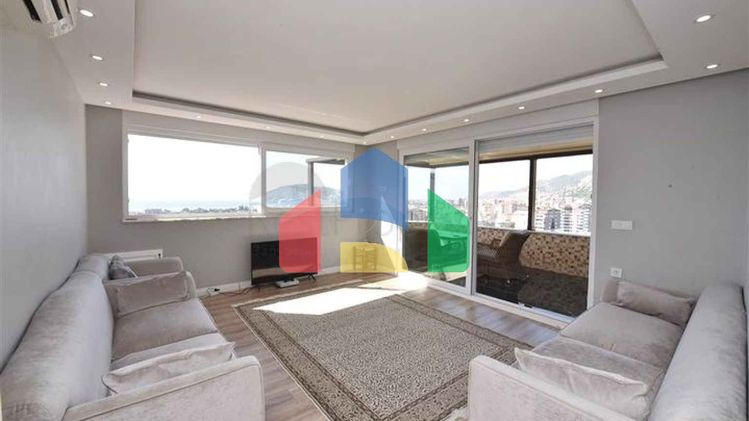 Пентхаус 4 + 1 з відкритим видом на море і аланійську фортецю