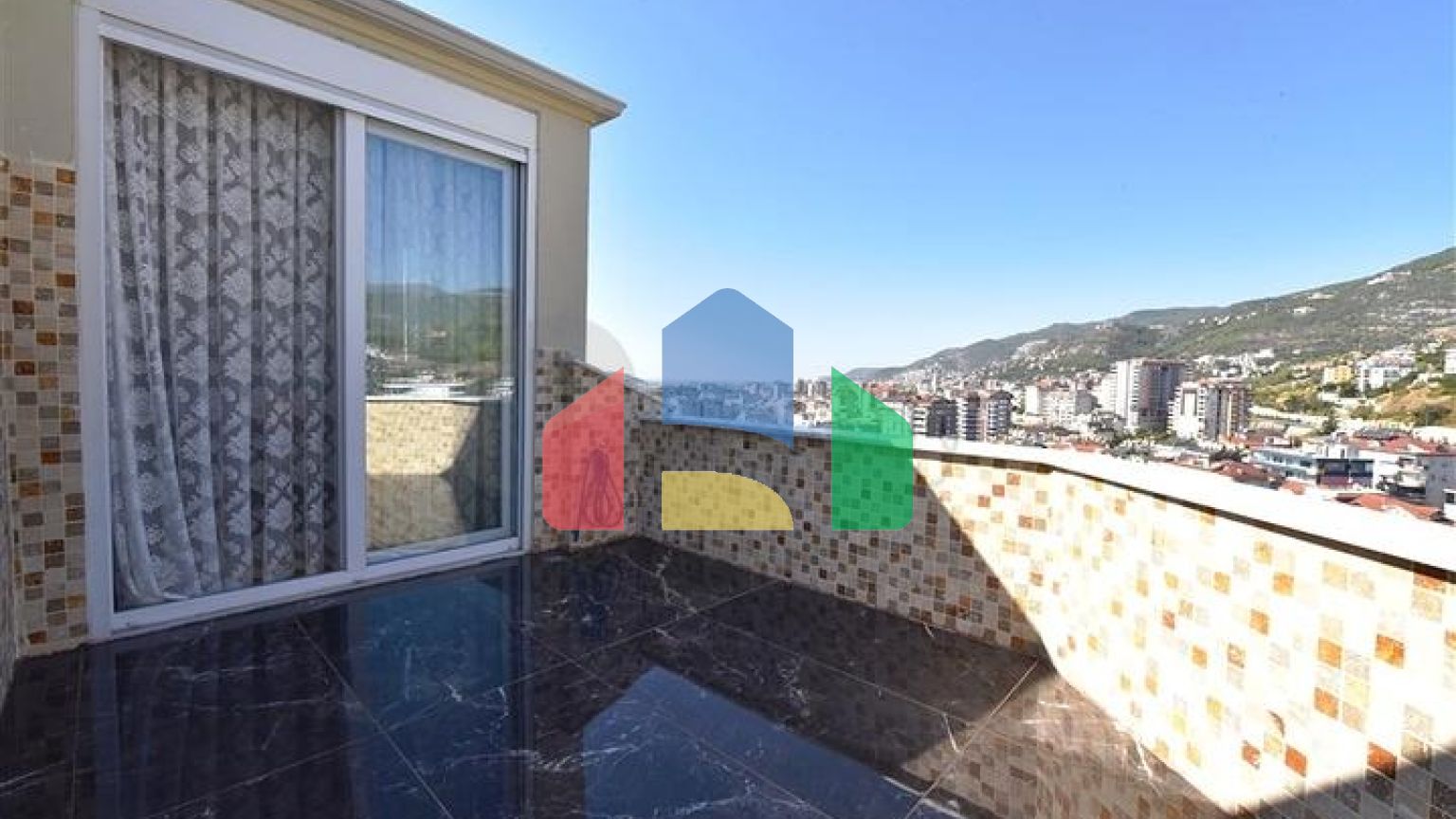 Пентхаус 4 + 1 з відкритим видом на море і аланійську фортецю