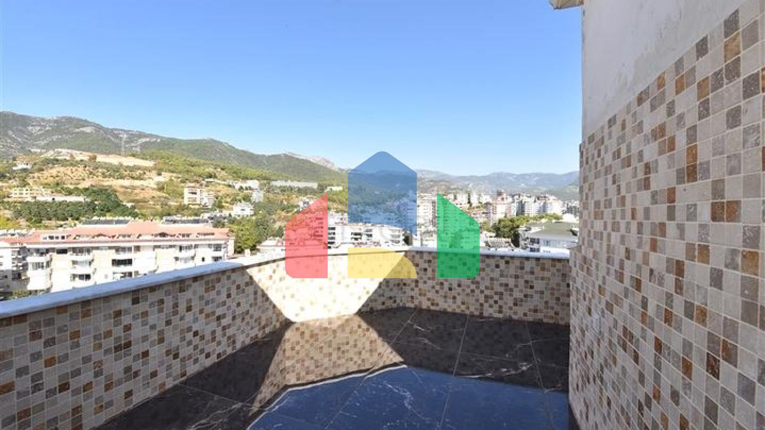 Пентхаус 4 + 1 з відкритим видом на море і аланійську фортецю