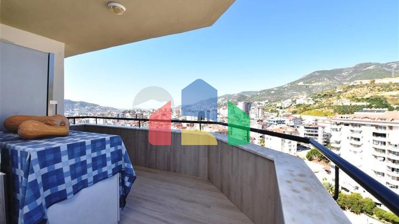 Пентхаус 4 + 1 з відкритим видом на море і аланійську фортецю