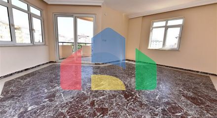 Квартири і торгове приміщення в районі Джікджіллі