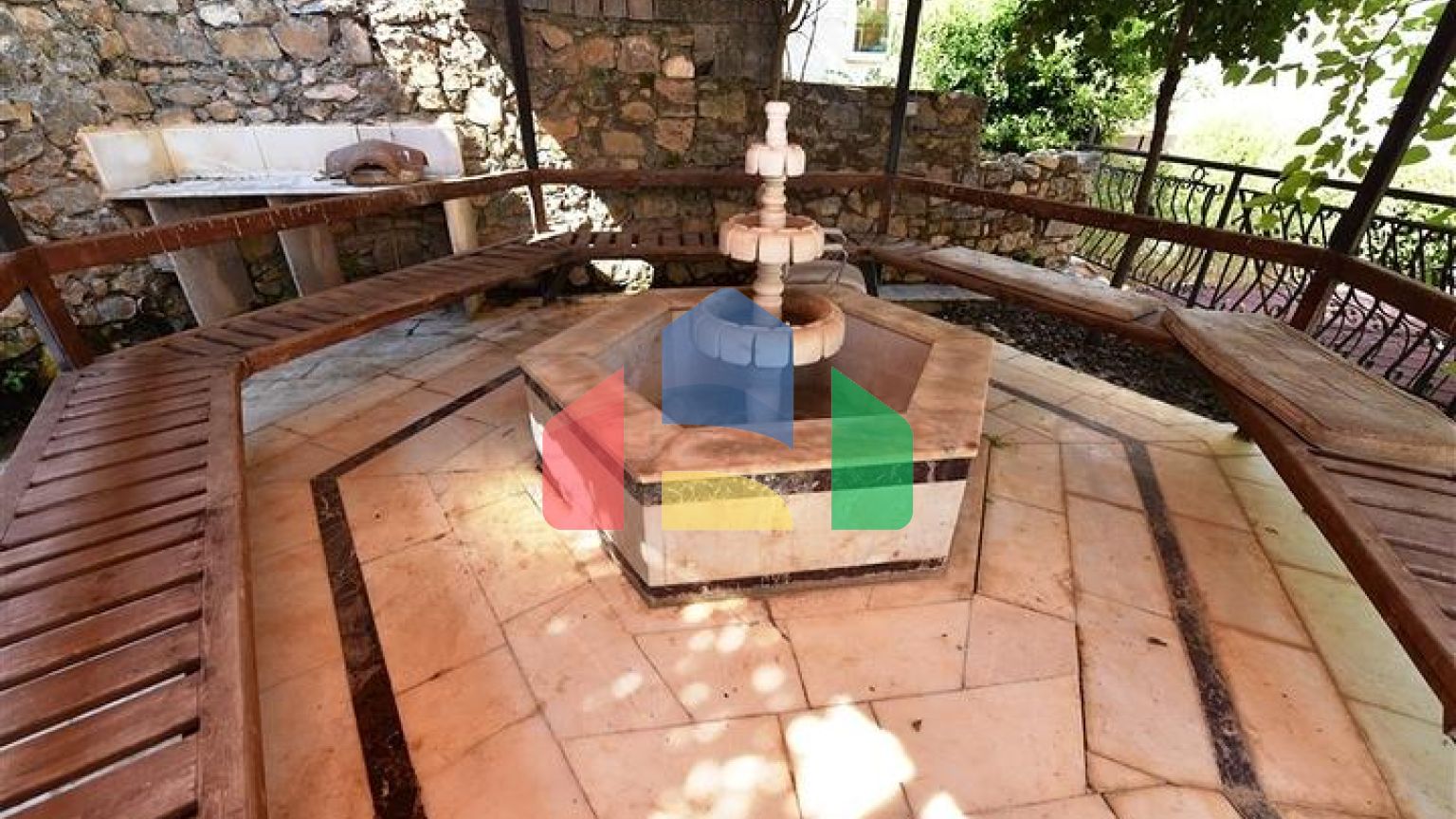 Квартири і торгове приміщення в районі Джікджіллі