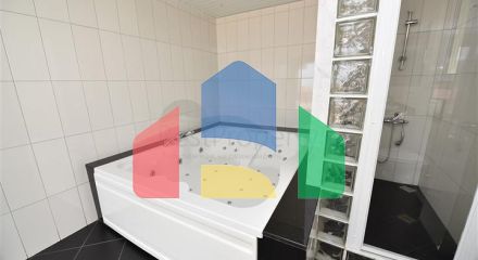 Розкішна вілла з видом на Середземне море