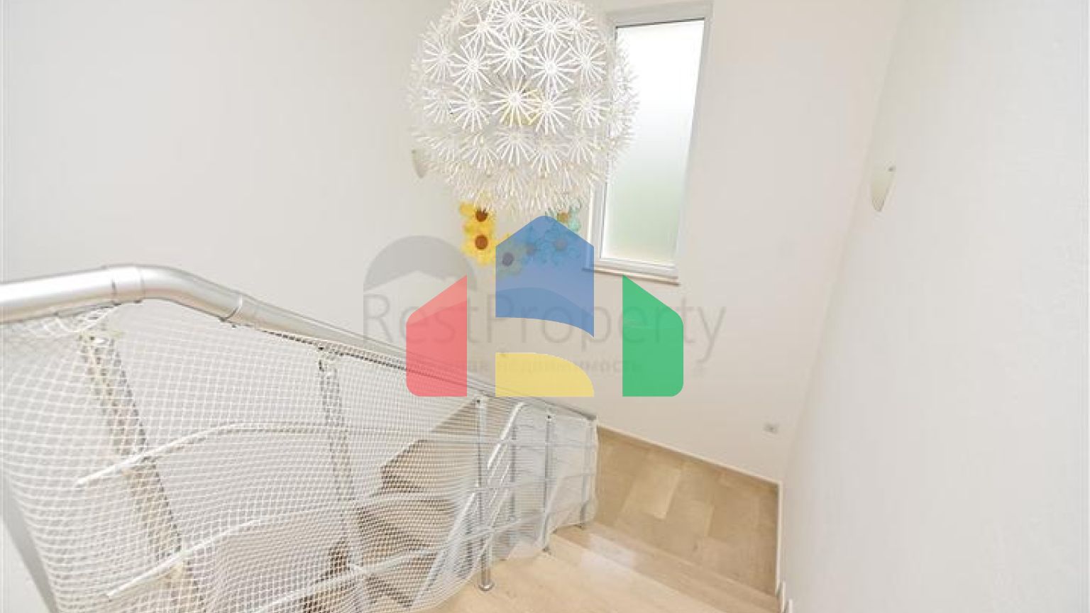 Розкішна вілла з видом на Середземне море