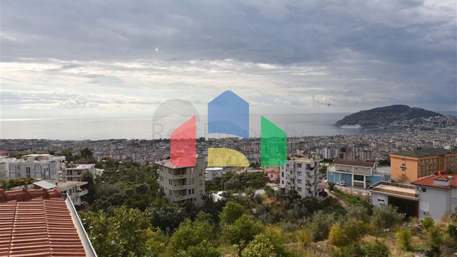 Розкішна вілла з видом на Середземне море