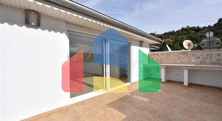 Розкішна вілла з видом на Середземне море