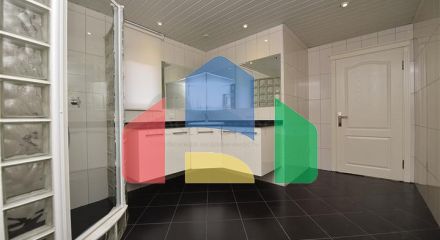 Розкішна вілла з видом на Середземне море