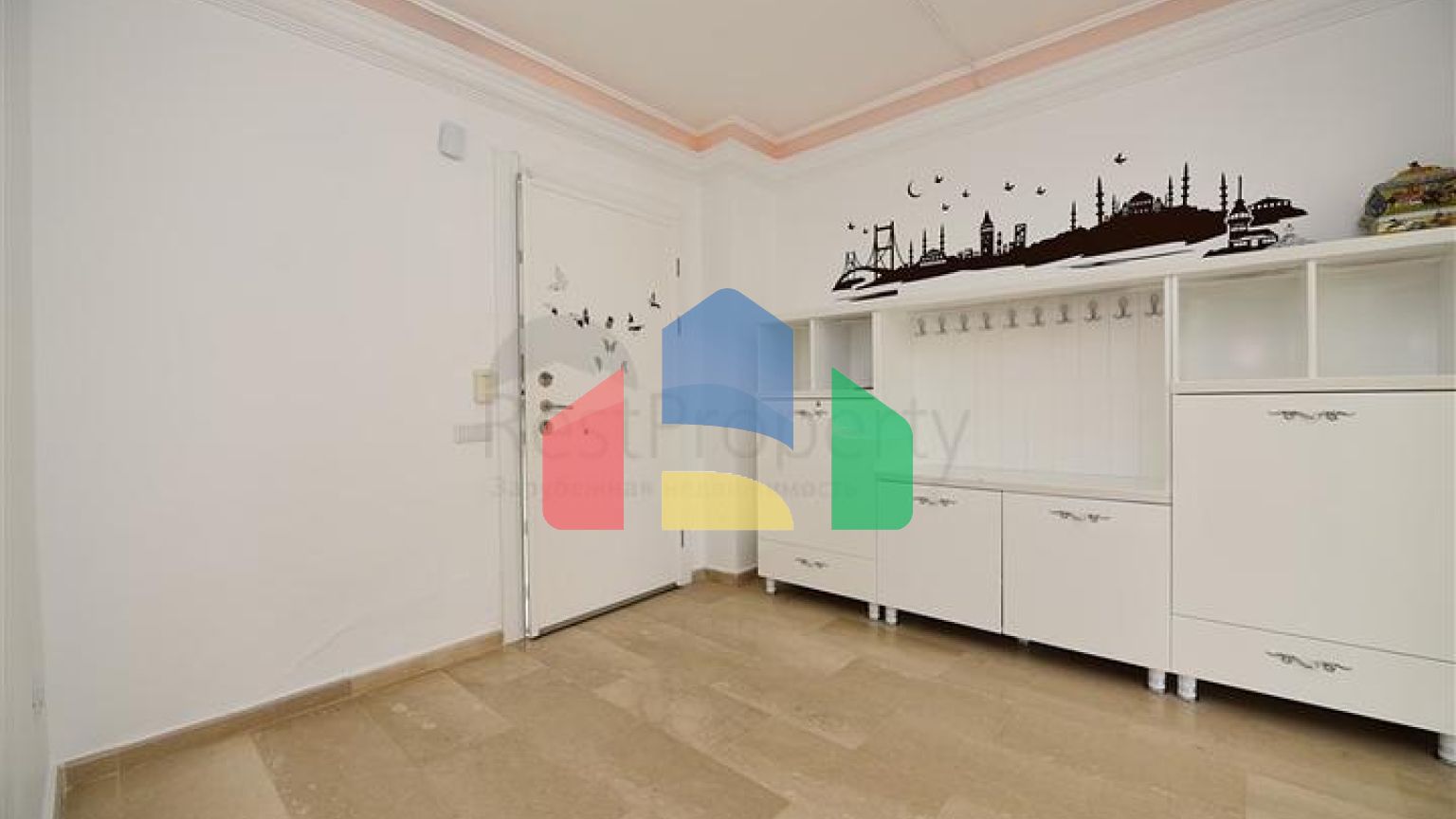 Розкішна вілла з видом на Середземне море