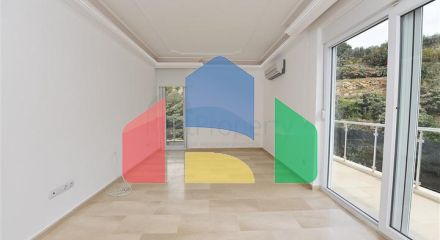 Розкішна вілла з видом на Середземне море