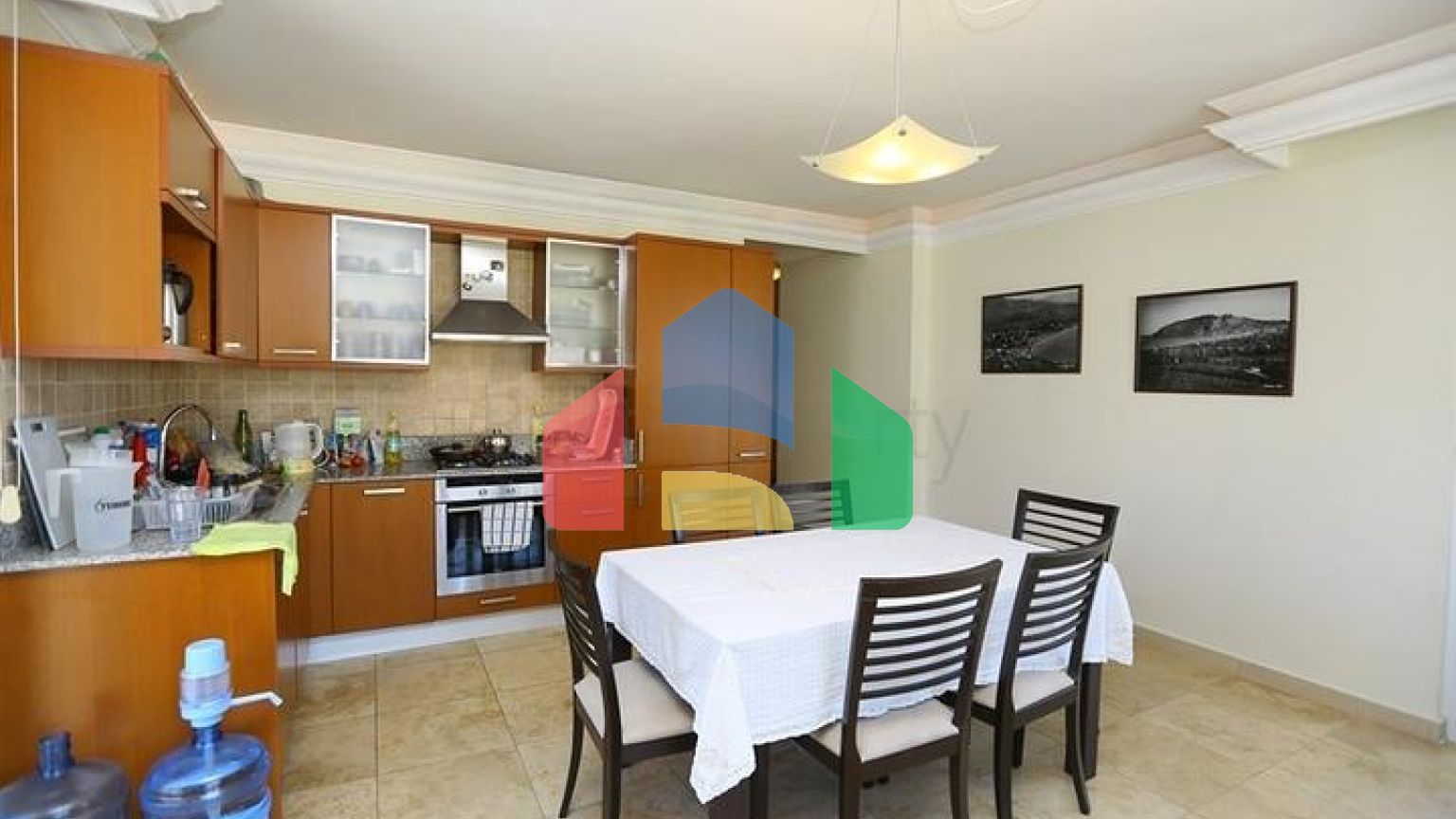 Квартира с просторной планировкой и качественной отделкой в районе Джикджилли