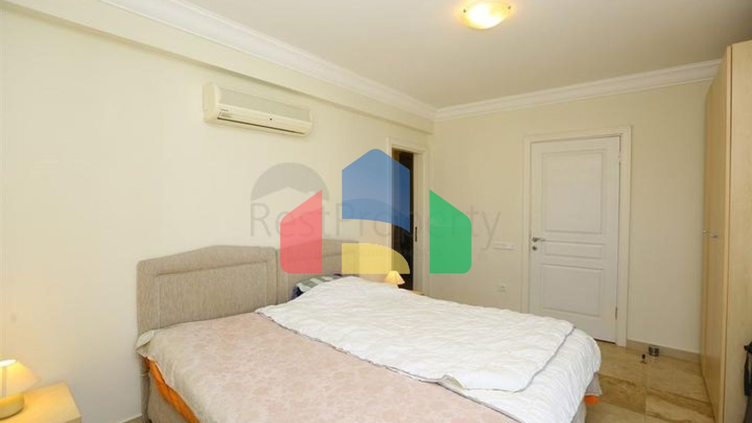 Квартира с просторной планировкой и качественной отделкой в районе Джикджилли