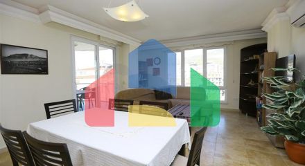 Квартира с просторной планировкой и качественной отделкой в районе Джикджилли