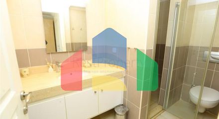 Квартира с просторной планировкой и качественной отделкой в районе Джикджилли