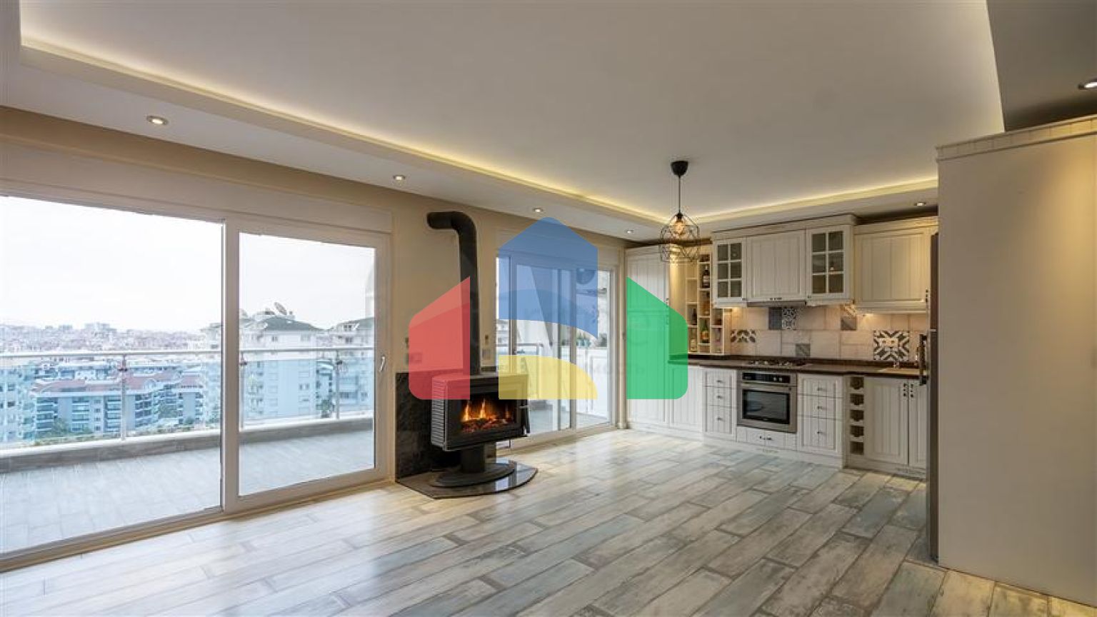 Стильный пентхаус 3+1 с развитой инфраструктурой в районе Джикджилли