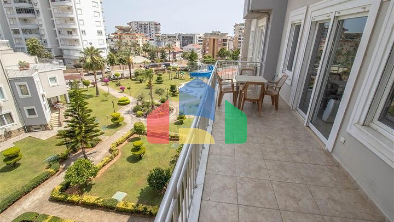 Уютная 1+1 квартира в комплексе  района Джикджилли