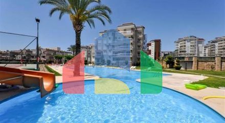 Просторная квартира 3+1 в районе Оба с террасой и развитой инфраструктурой