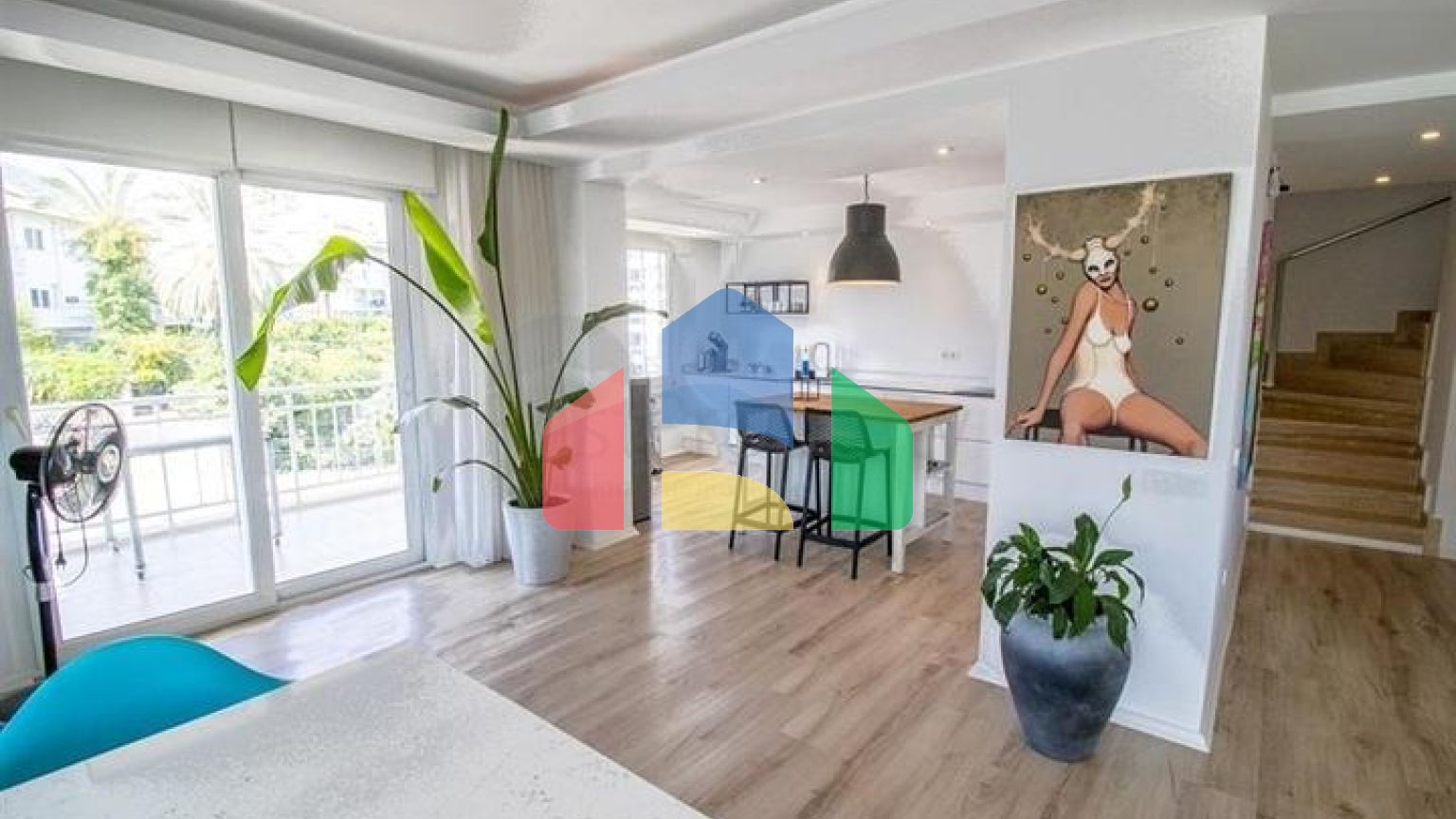 Просторная квартира 3+1 в районе Оба с террасой и развитой инфраструктурой