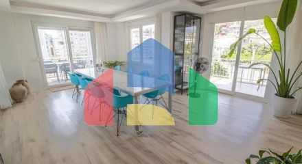 Просторная квартира 3+1 в районе Оба с террасой и развитой инфраструктурой