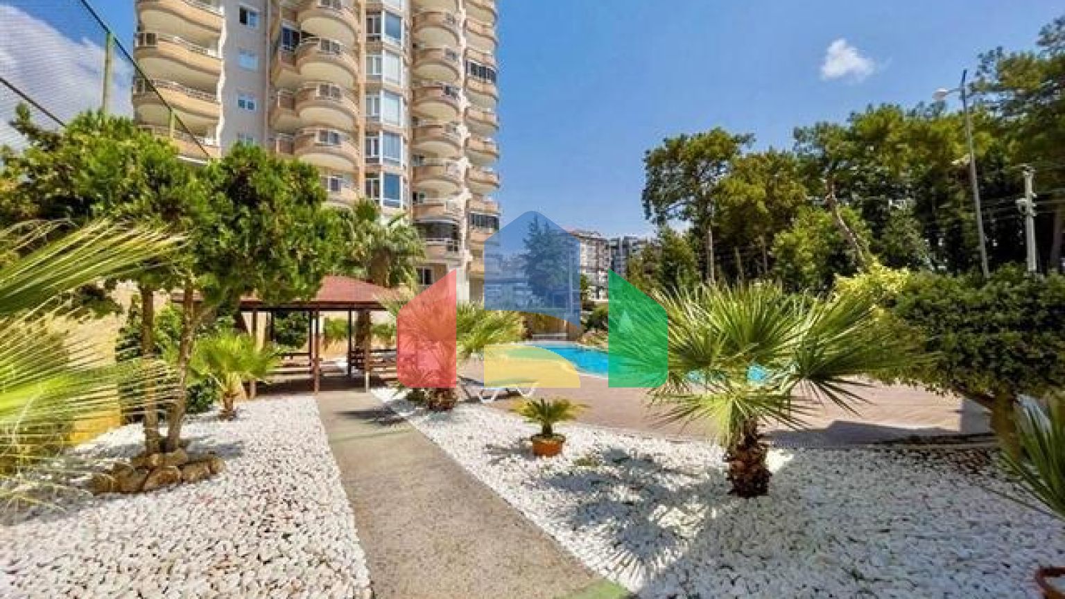 Трёхкомнатная квартира 2+1 с двумя балконами в районе Джикджилли