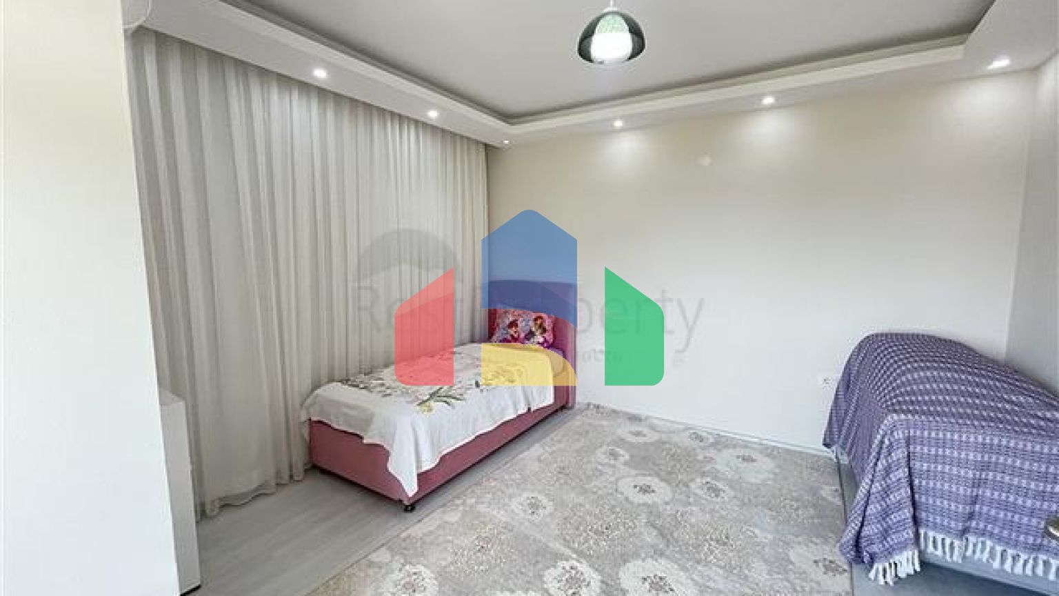 Просторный пентхаус в Джикджилли с видом на море