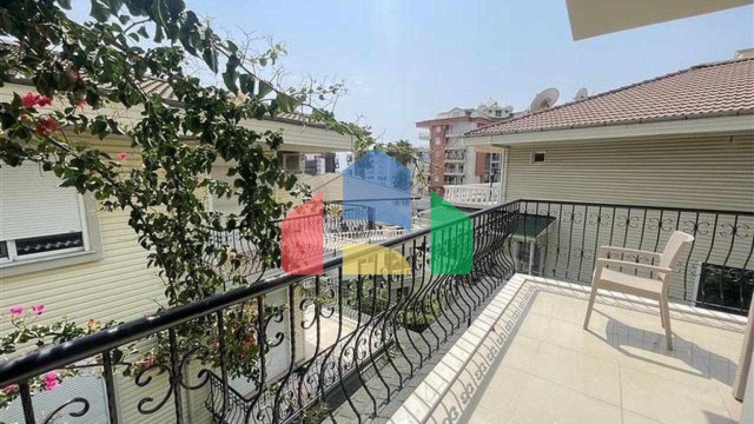 Просторный пентхаус в Джикджилли с видом на море