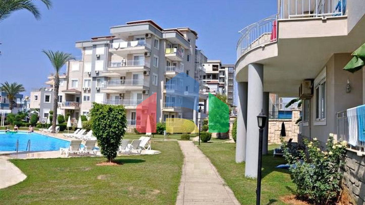 Просторная квартира 3+1 с террасой в благоустроенном жилом комплексе