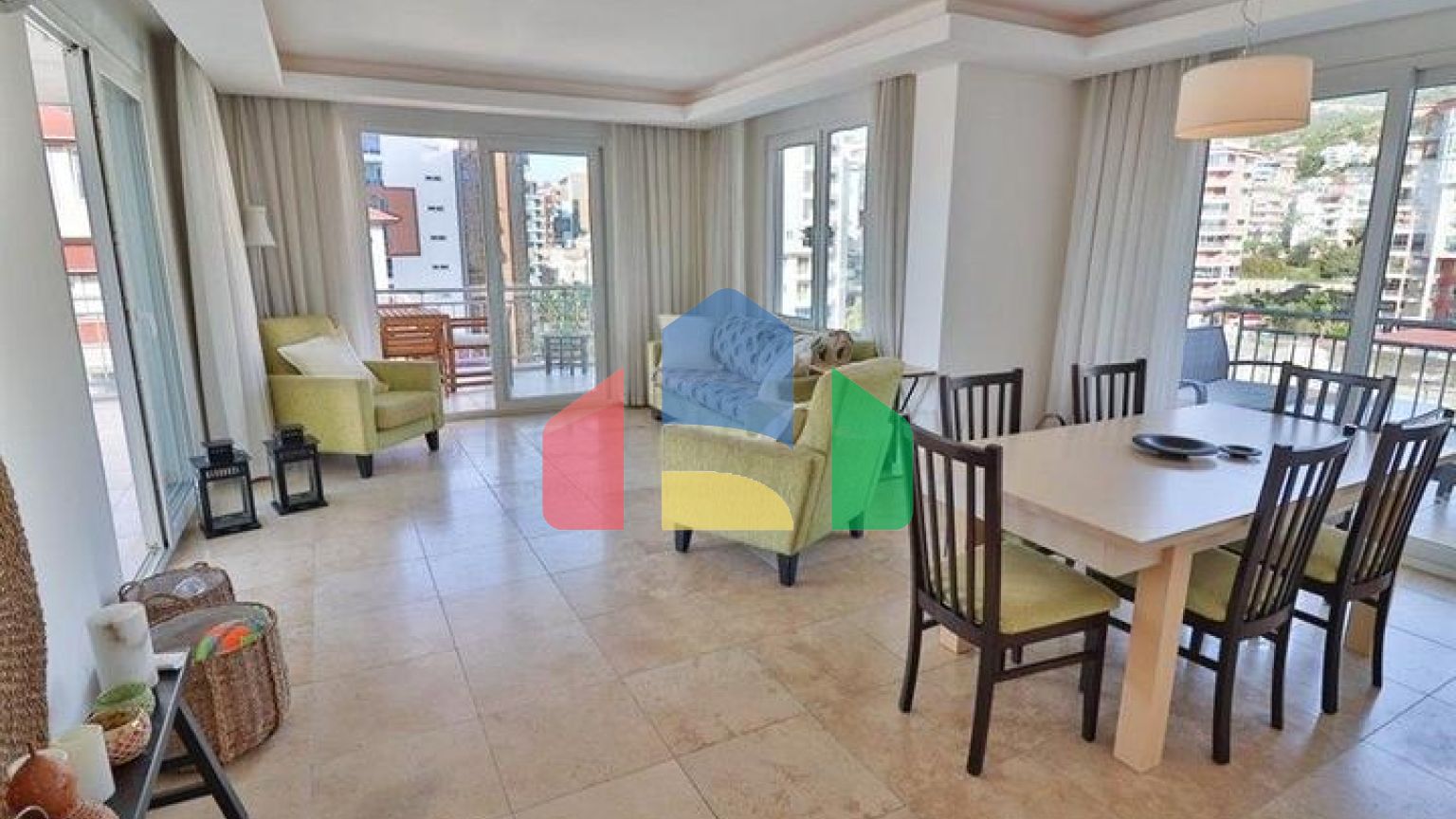 Просторная квартира 3+1 с террасой в благоустроенном жилом комплексе