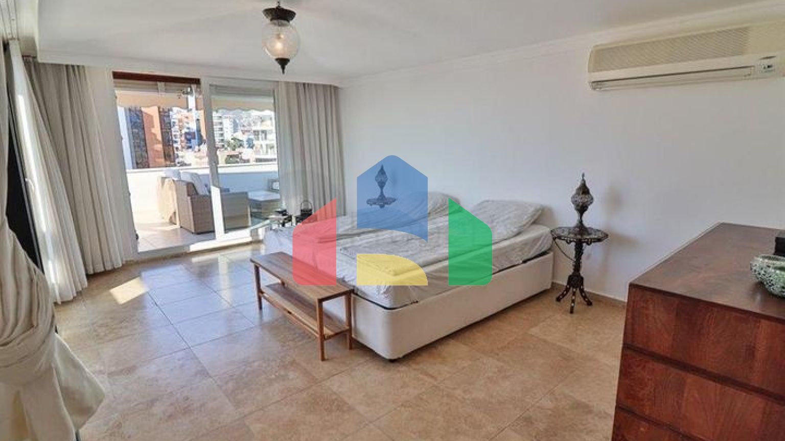 Просторная квартира 3+1 с террасой в благоустроенном жилом комплексе