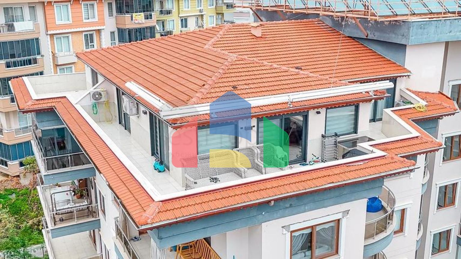 Просторный пентхаус 5+1 в развитом районе Аланьи