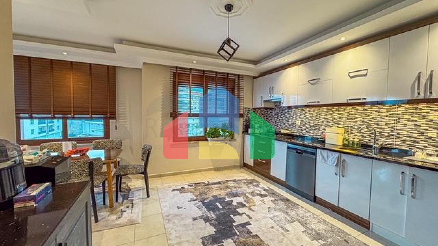 Просторный пентхаус 5+1 в развитом районе Аланьи