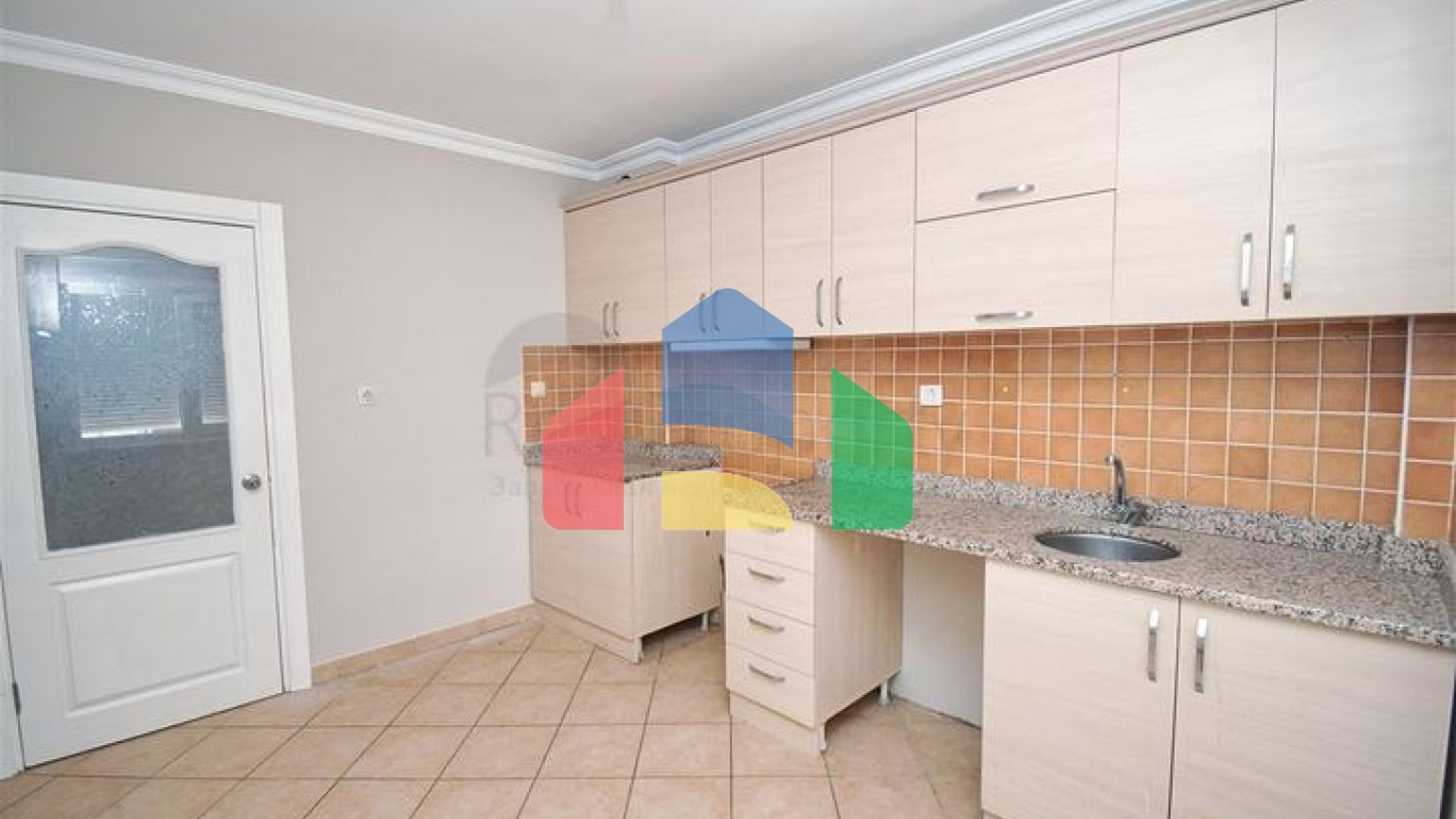 Квартира планування 6 + 1 дуплекс в мікрорайоні Пинарбаші-Анталія