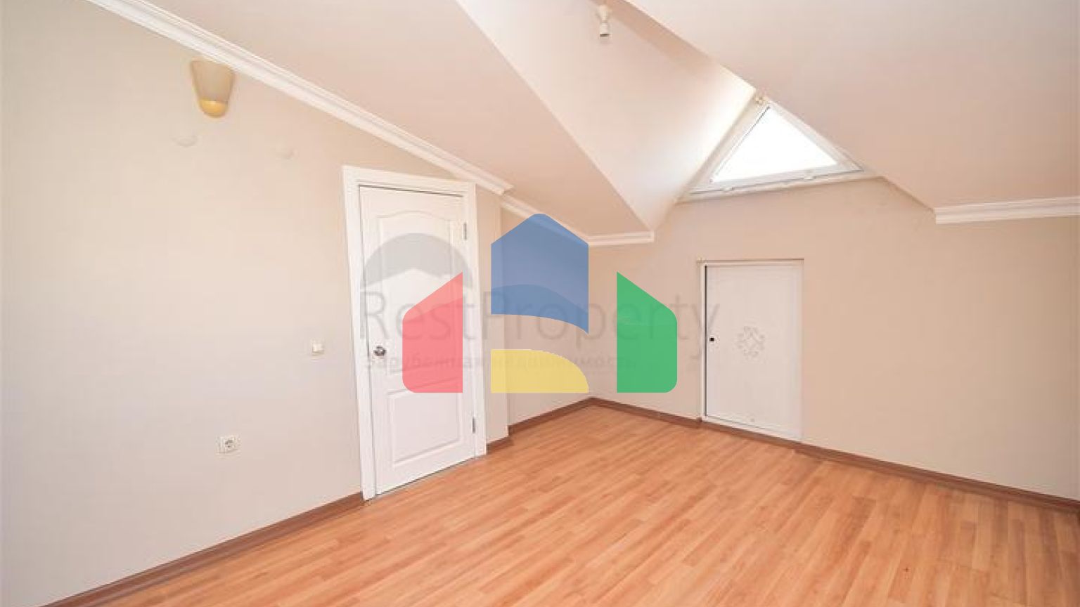 Квартира планування 6 + 1 дуплекс в мікрорайоні Пинарбаші-Анталія