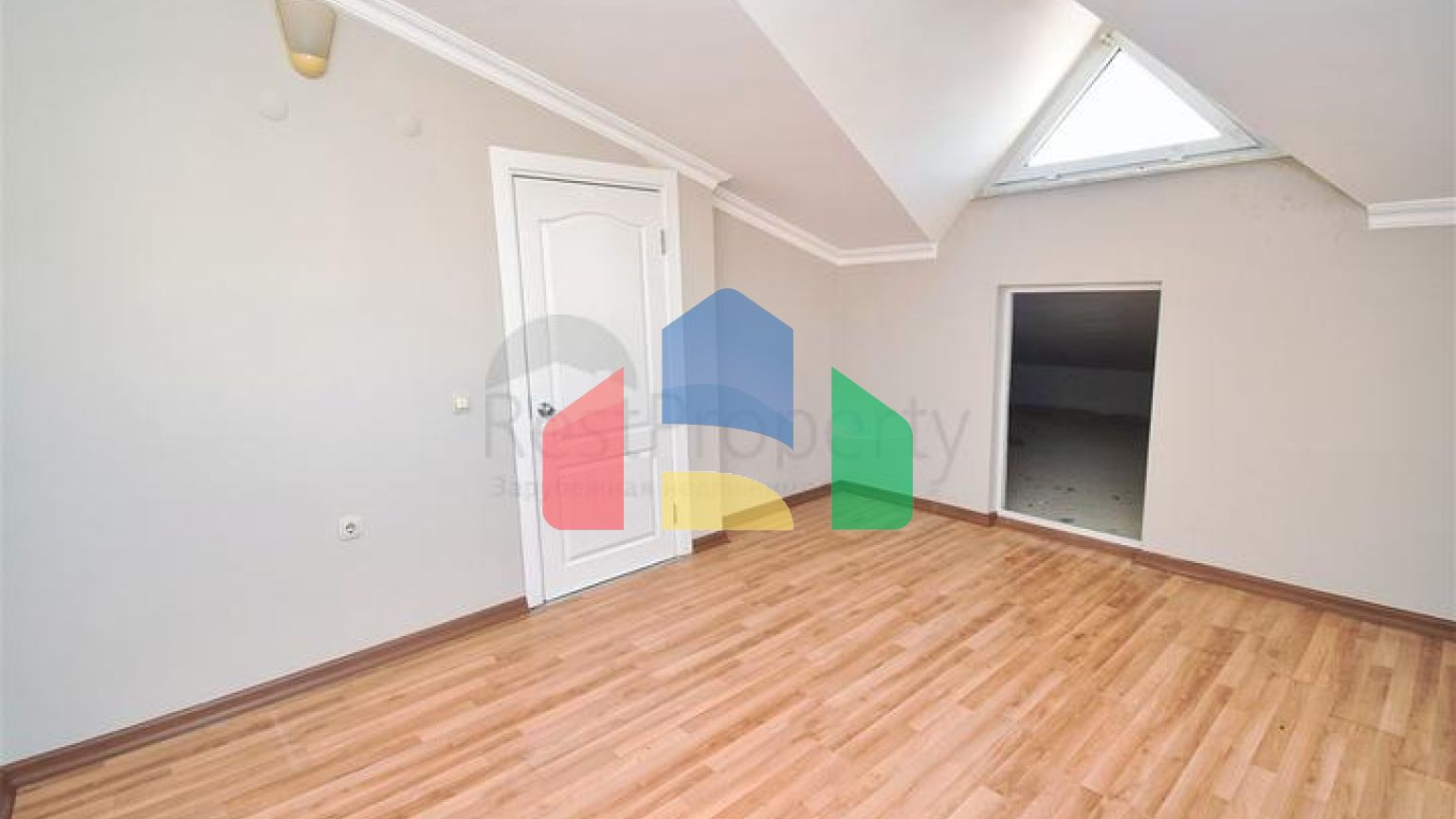 Квартира планування 6 + 1 дуплекс в мікрорайоні Пинарбаші-Анталія