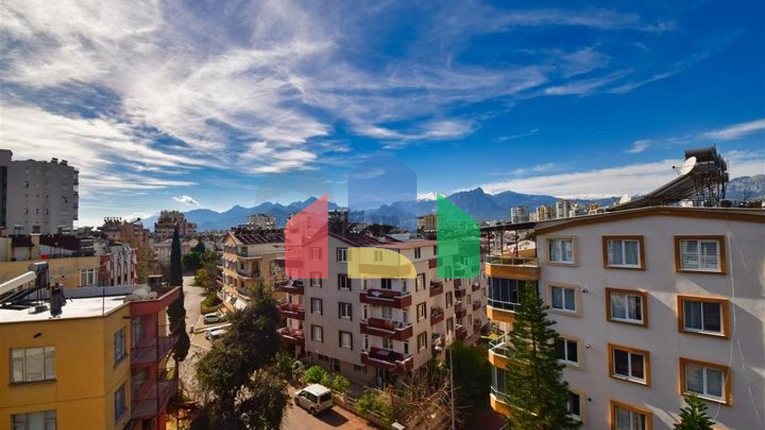 Квартира планування 6 + 1 дуплекс в мікрорайоні Пинарбаші-Анталія