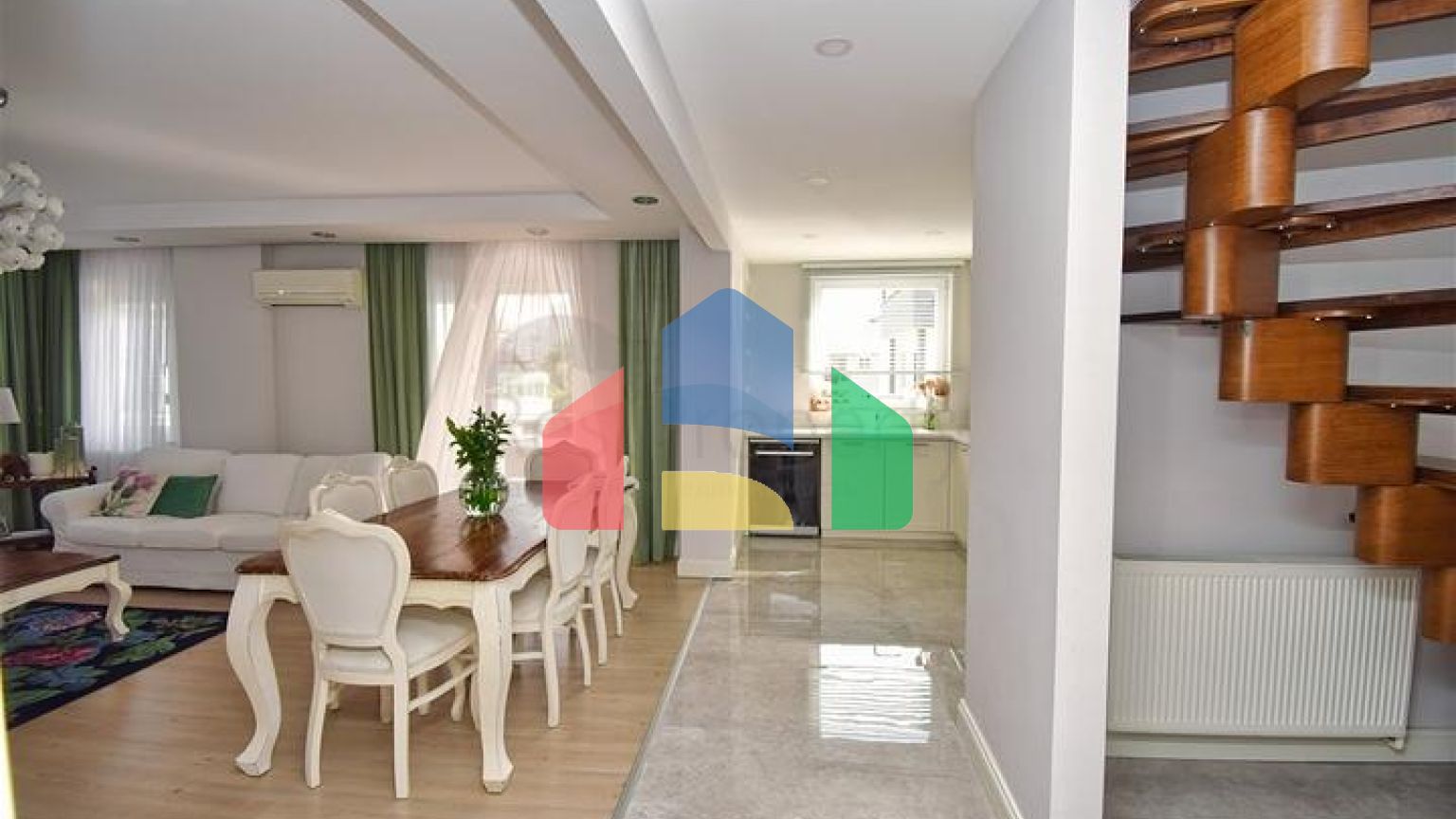 Квартира планування 5 + 1 дуплекс в мікрорайоні Моллаюсуф-Анталія