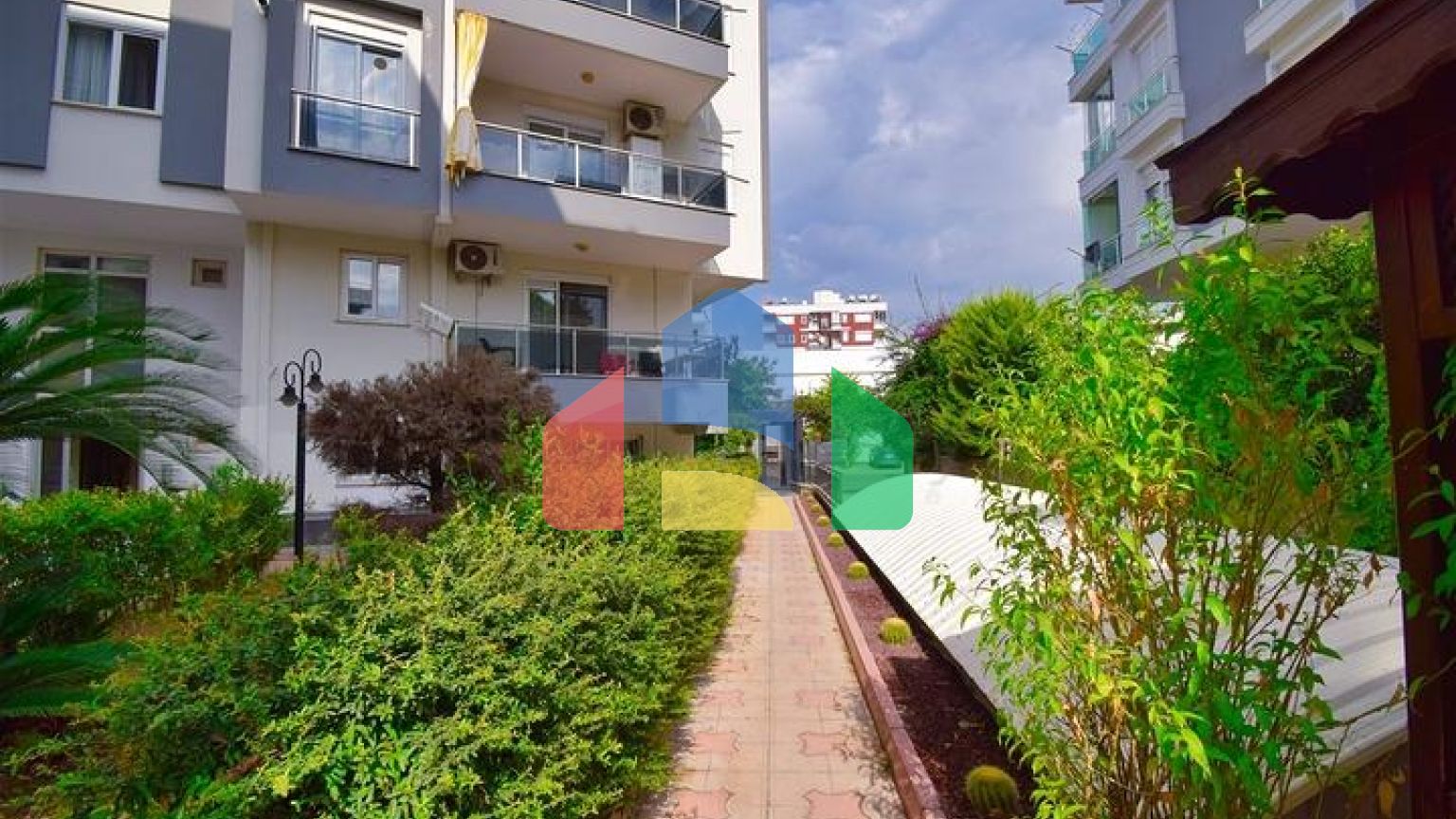 Квартира планування 5 + 1 дуплекс в мікрорайоні Моллаюсуф-Анталія