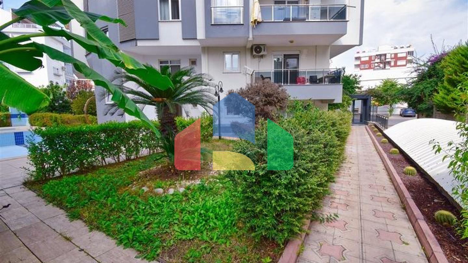 Квартира планування 5 + 1 дуплекс в мікрорайоні Моллаюсуф-Анталія