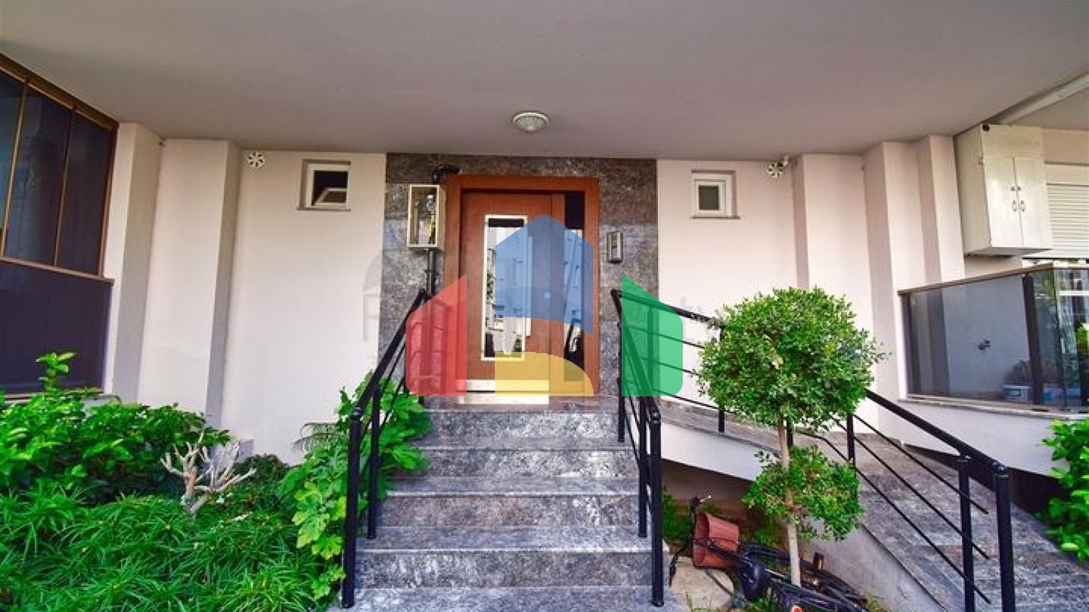 Квартира планування 3 + 2 дуплекс в мікрорайоні Хурма-Анталія