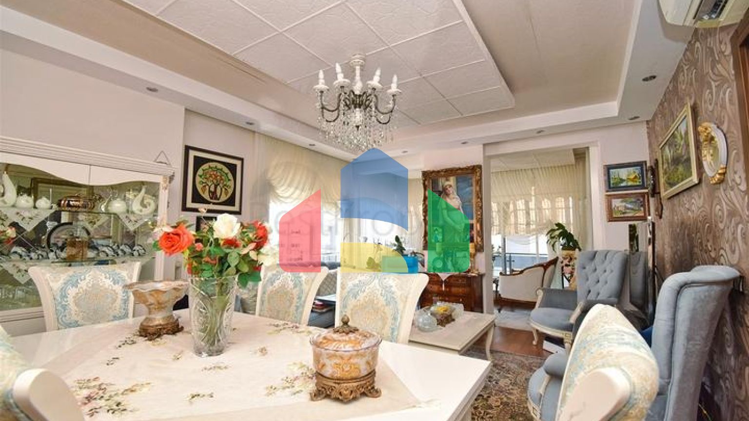 Квартира планування 4 + 1 дуплекс в мікрорайоні Унджали-Анталія