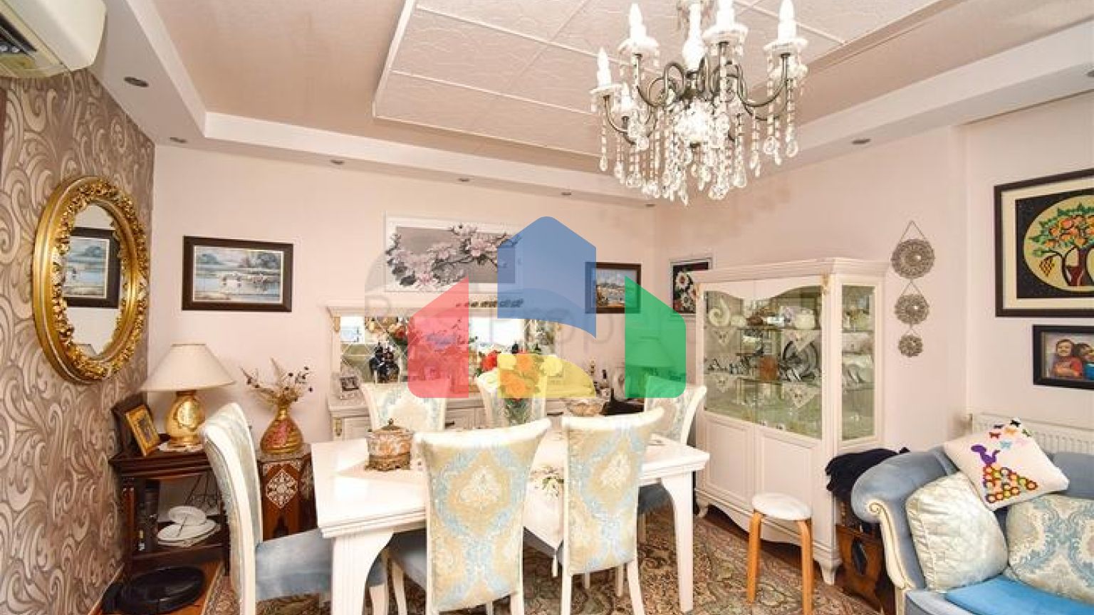 Квартира планування 4 + 1 дуплекс в мікрорайоні Унджали-Анталія